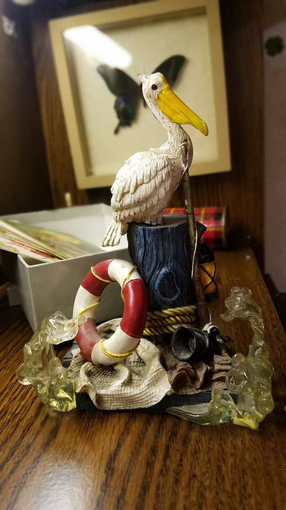 Pelican figurines