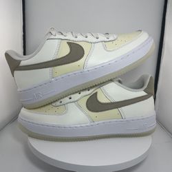 (NEW) Nike Air Force 1 LV8 5 Big Kids' Shoes