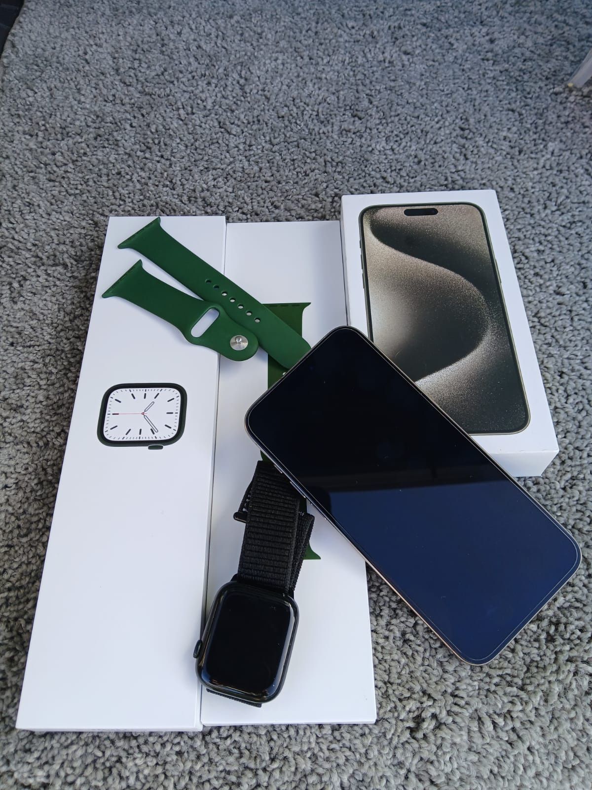 850$ Se Vende iPhone  15 Pro Max 256 GB Y Watch Serie 7 Color Verde