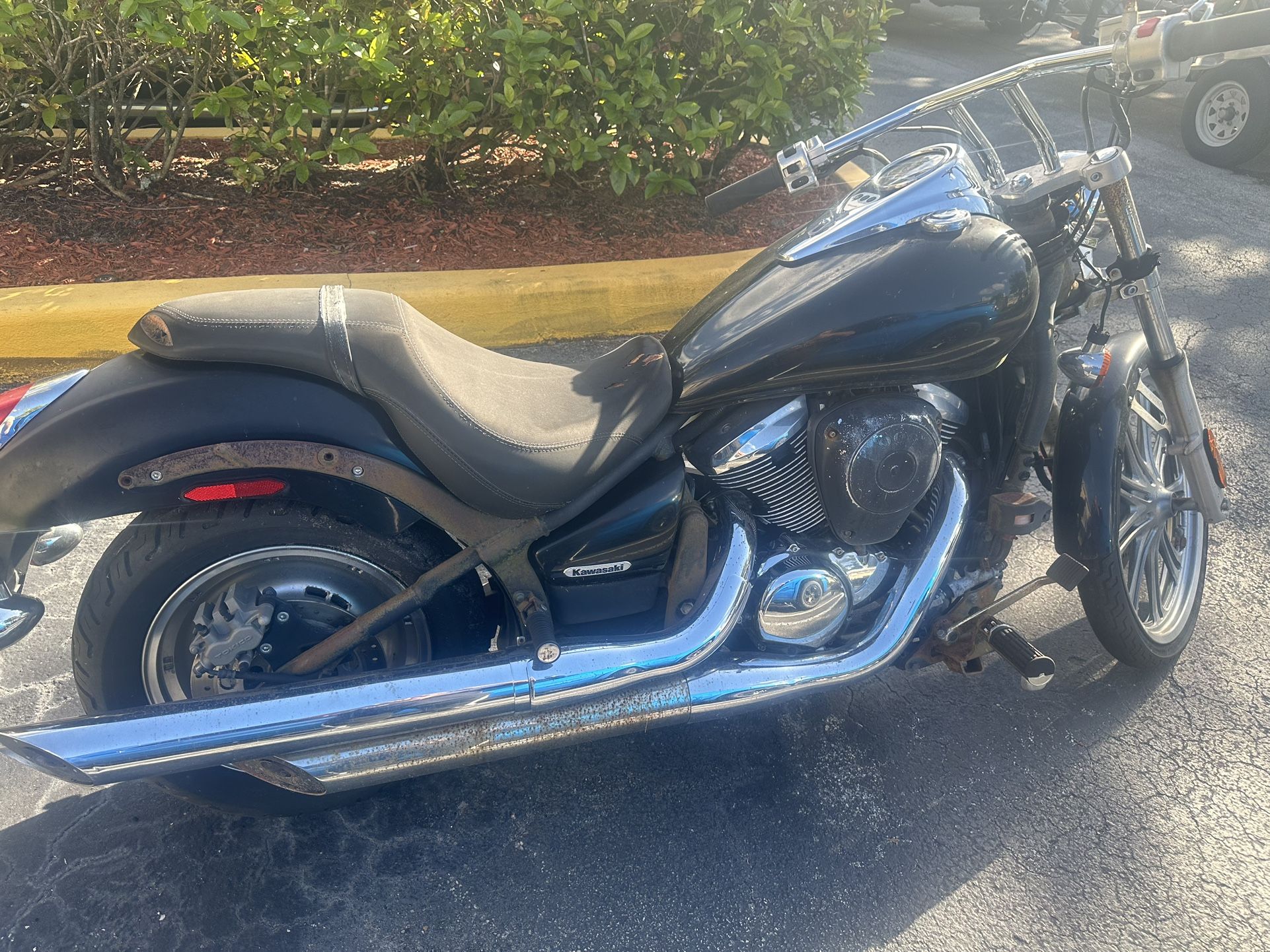 2007 Kawasaki, Vulcan 900 for parts 2000 miles on the motor