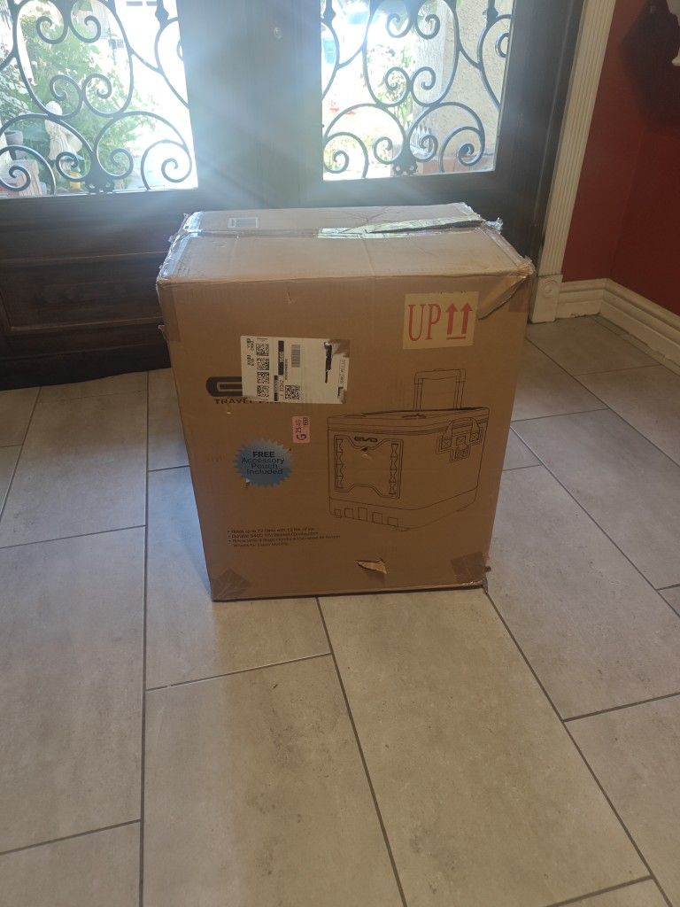 Brand New EVO Trolley Heavy Duty 50 Quart Rolling Insulated Cooler With Front Pouch