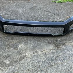 Dodge Ram 1500 Black front bumper yr. 2014-18 has some scratches  & Dent 