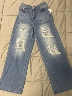 Women SO Distressed Jeans