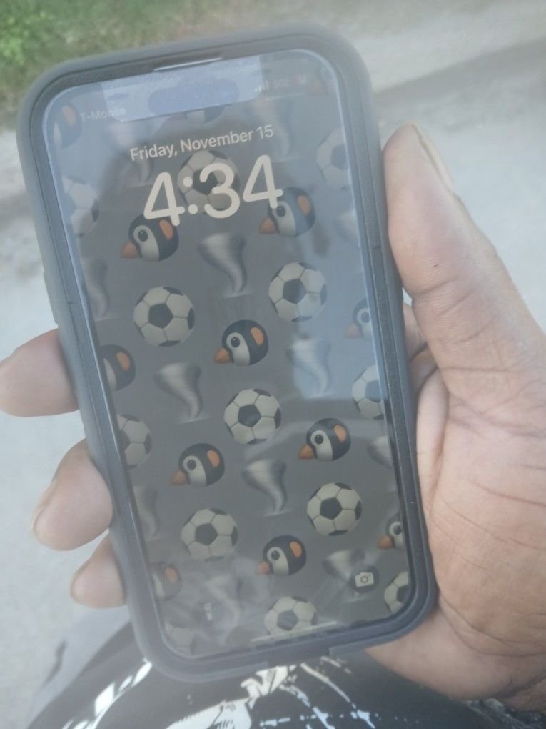 Apple iPhone 15 $500 OBO