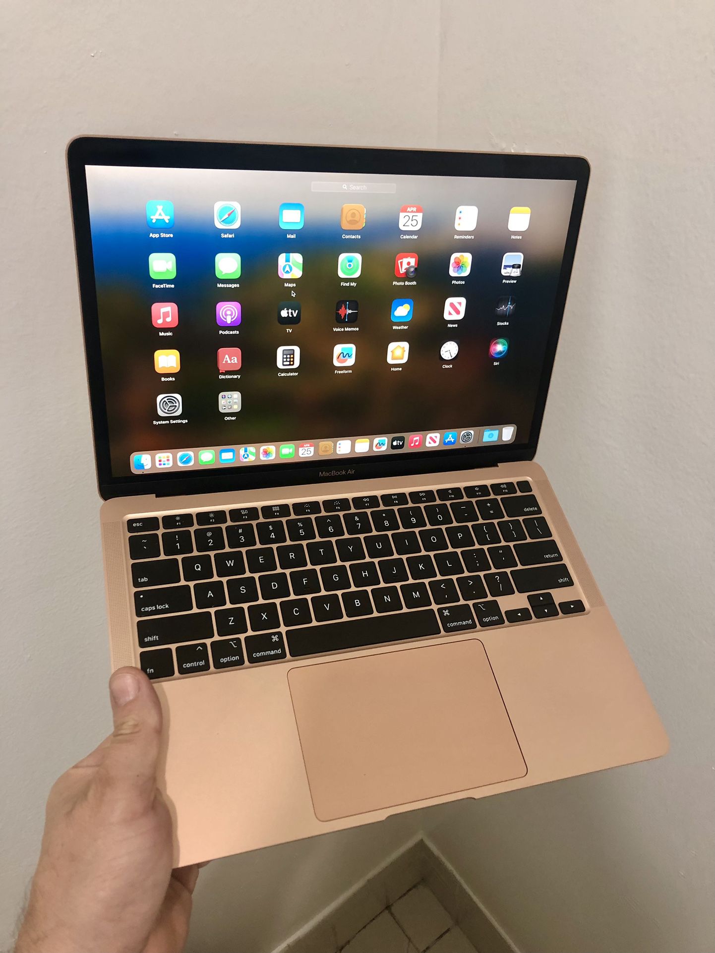 2020 MacBook Air Rose Gold • 8gb Ram • 256gb SSD • Touch ID • Great Battery Life • Charger • macOS Sonoma