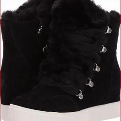 👢 Steve Madden Black Suede – Wharton Faux Fur Wedge Boots👢 – Size 7 – $50 (OBO)