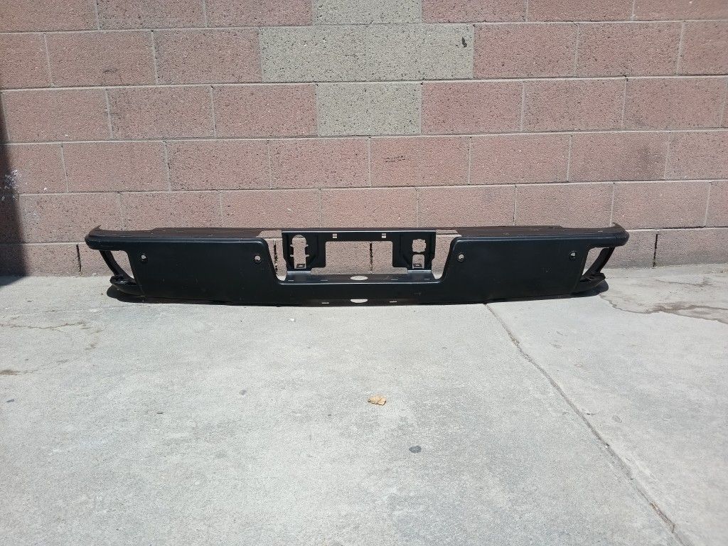 2014 2018 CHEVROLET SILVERADO GMC SIERRA 1500 REAR BUMPER for Sale in