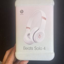 Brand New Beat Solo 4. Still in the box never been open . $100. Pick up’s ONLY. Will deliver if in Henderson area for additional fee 
