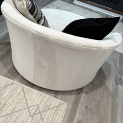 Oversized Swivel Accent Chair 