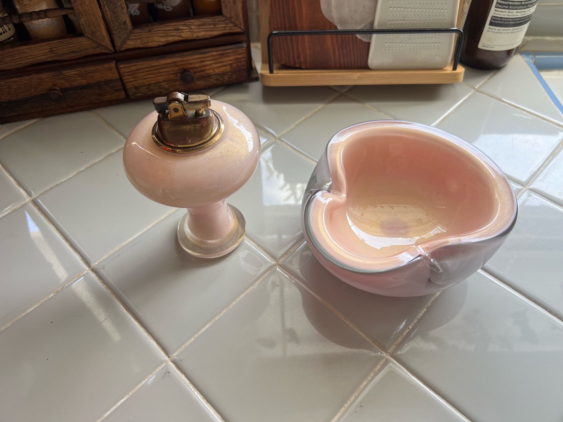 Set of MCM Murano glass ashtray and tabletop lighter in pink with gold accents