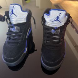 Size 7 1/2 Jordan
