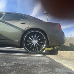 24”rims Set Of 5 Needs One Tire 