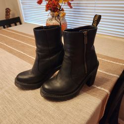 Dr. Martens Leather Boots Size 7