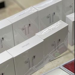 Brand New Original Apple AirPods2 🔥🔥🔥🔥