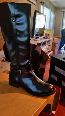 Brand new woman's boots!