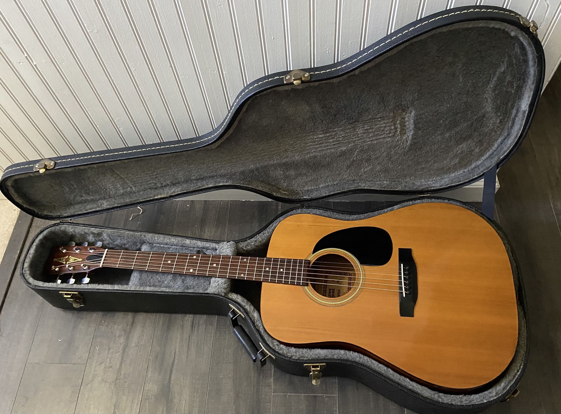 1970s Vintage Alvarez Regent Steel String Acoustic Guitar w/Case