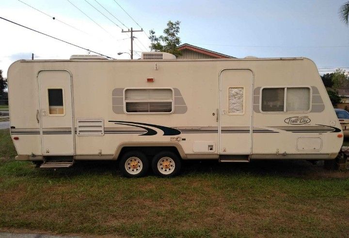 2002 Travel Trailer for Sale