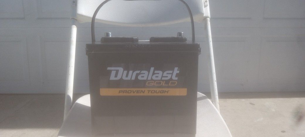 BRAND NEW ONLY USED ONCE CAR BATTERY