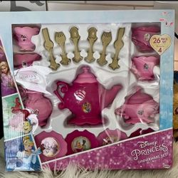 New Disney Princess Dinnerware 26 Piece Set