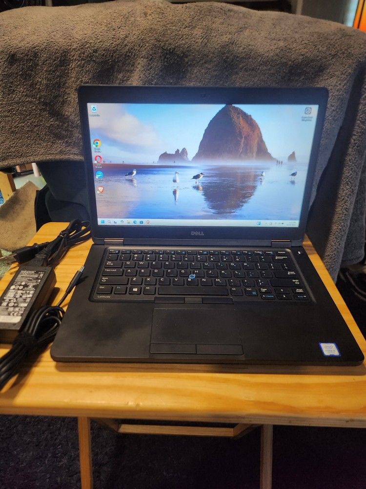 DELL 14" LAPTOP i5-7200 2.70GHz 812GB Ram 128GB SSD HD, Windows 11