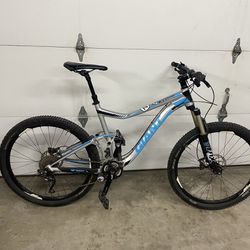 Giant 27.5 XL full Suspension Mountain Bike