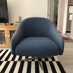 Comfy Blue Swivel Chair 