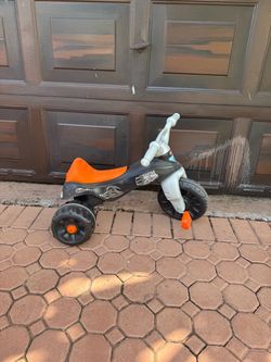 Toddler tricycle bike