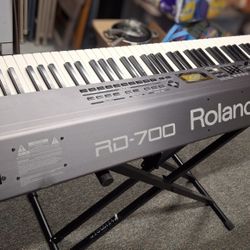 Roland RD-700 88-key Stage Piano 