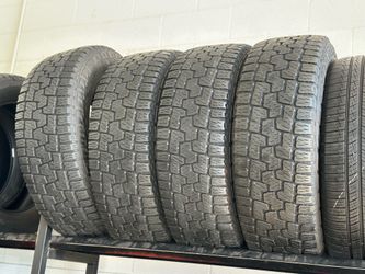 SET OF TIRE 275 65 20 PIRELLI 85% LIFE