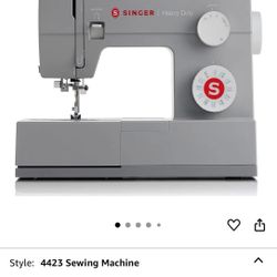 Heavy duty sewing machine 4423