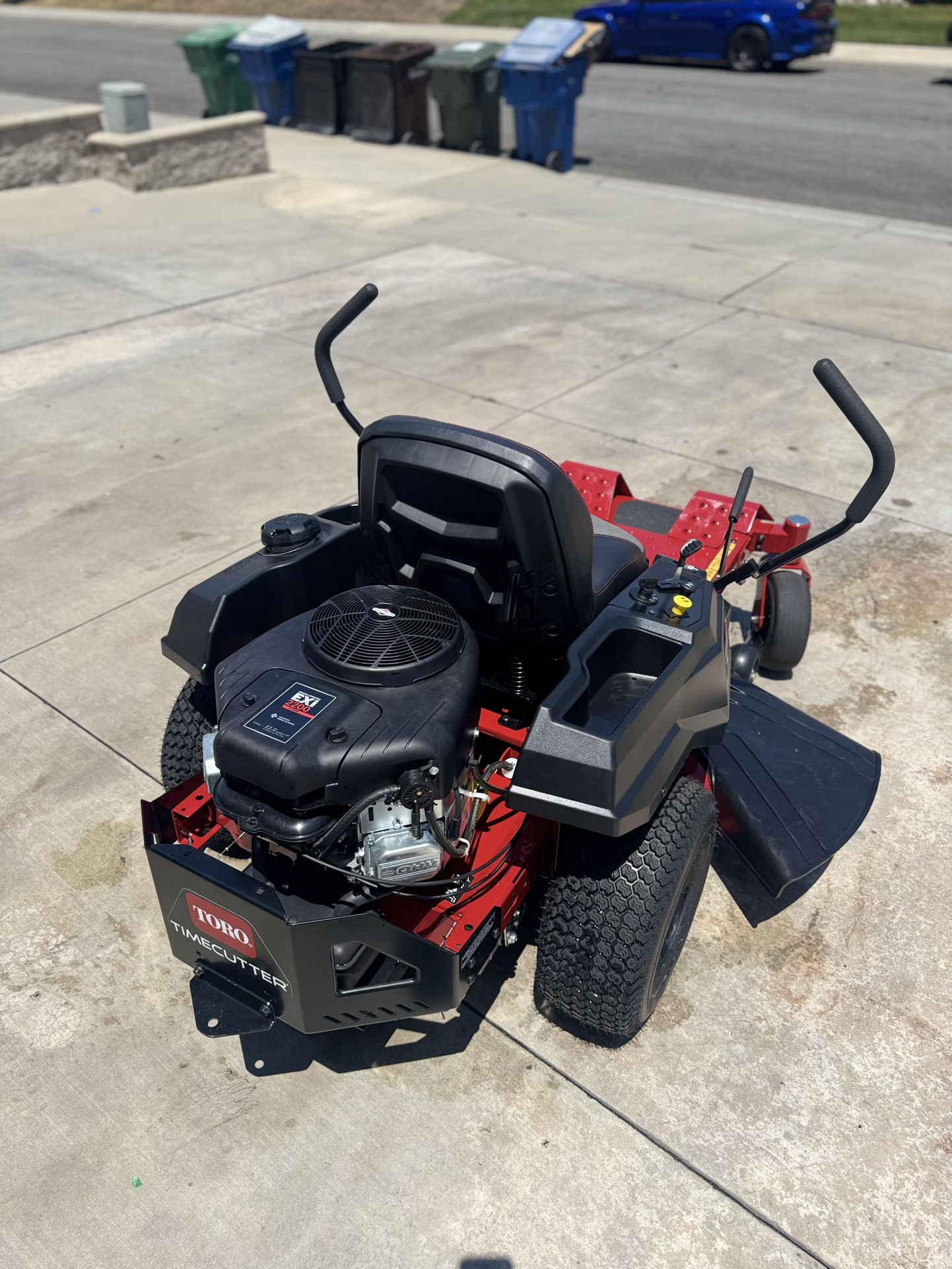 Toro Timecutter GAS riding Mower 42in NEW