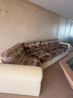 Large Sectional Sofa – Very Comfortable