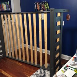 Full Size Bed With Bunk Bed In The Box