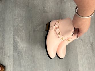 Girls cat and Jack pink butterfly boots