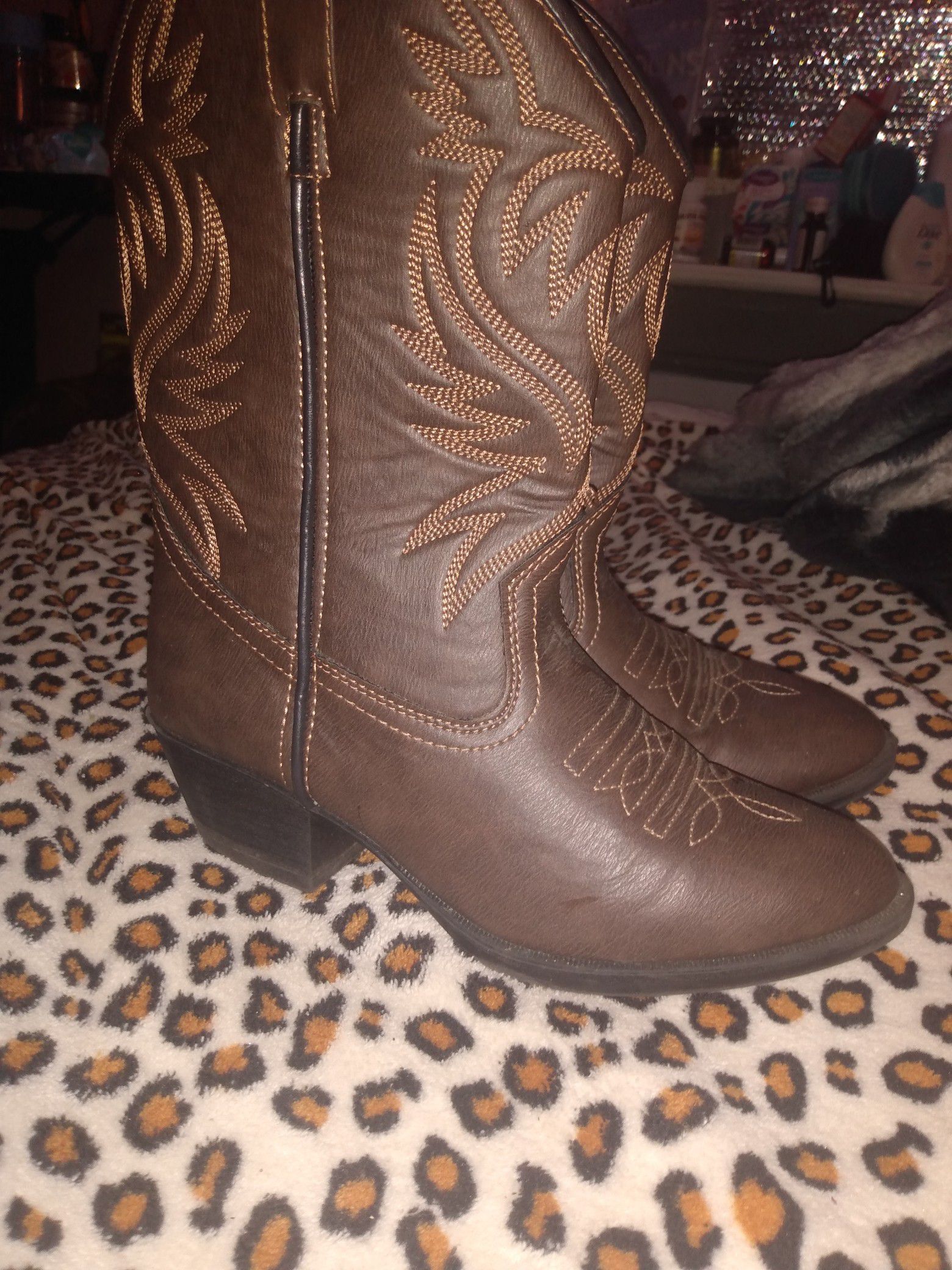 Girl boots size 5