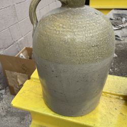 large clay pot ( vase) 
