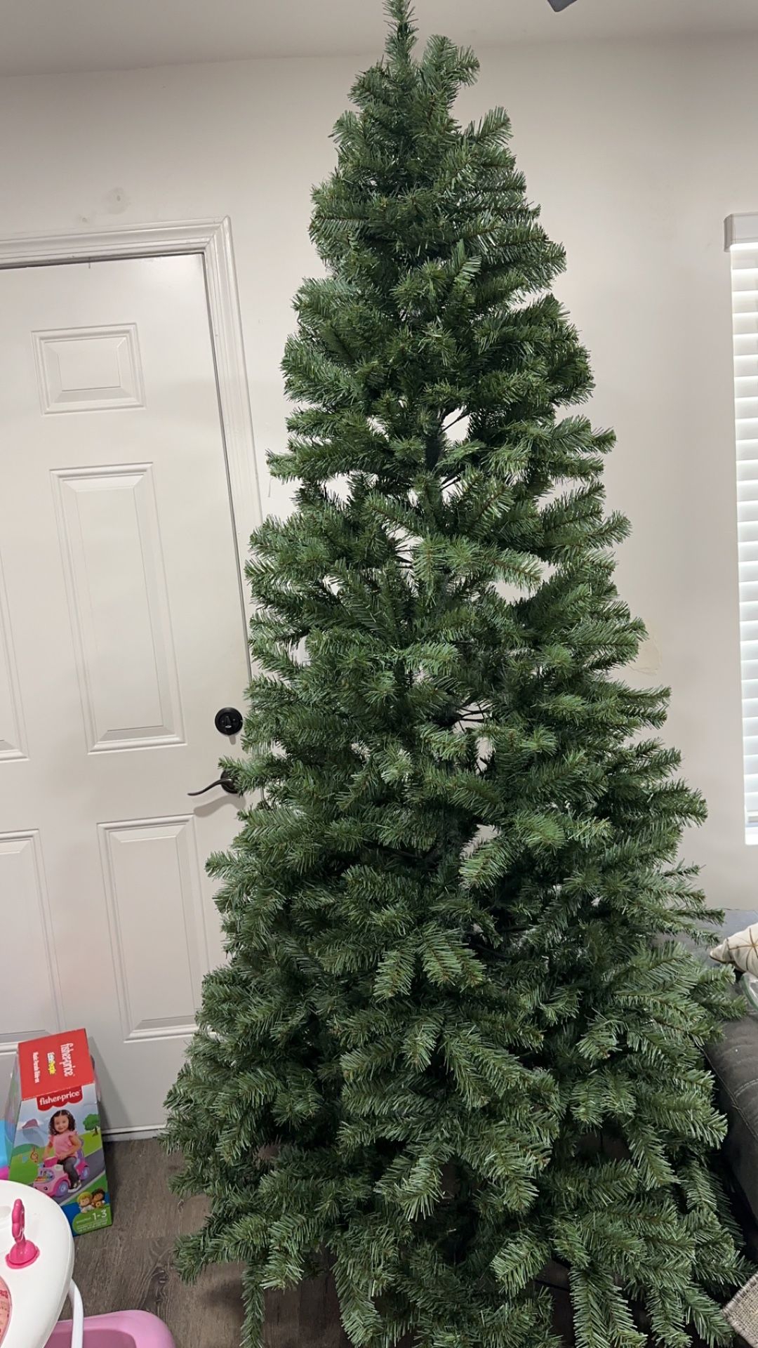 Christmas Tree 7.5 Ft Only Used For 2 Weeks