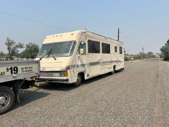 Rv w 2 ac generator livable ran great when parked need battery and old fuel removed to test