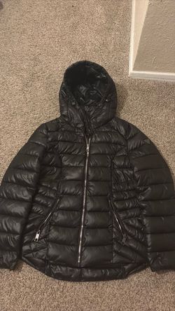 Black guess puffy jacket