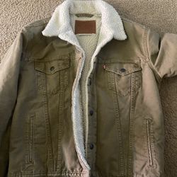 Levi’s sherpa trucker jacket 