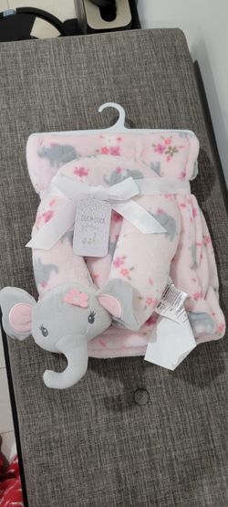Baby blanket with travel head pillow