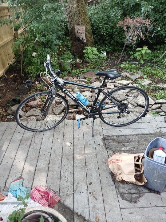 2012 Trek 7.6 Fx Bontrager Road Bike