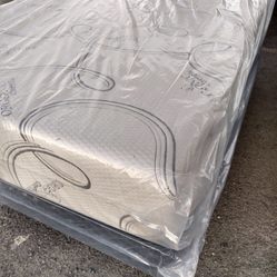 MATTRESS AND FURNITURE GREAT QUALITY