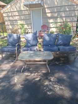 Patio lounge set