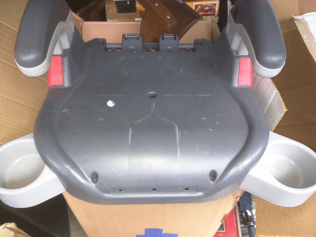 Booster seat with cup holders