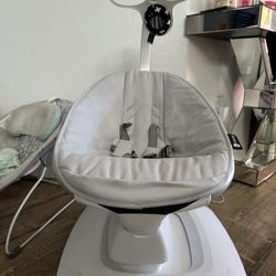 Baby swing multi motion 4moms MamaRoo