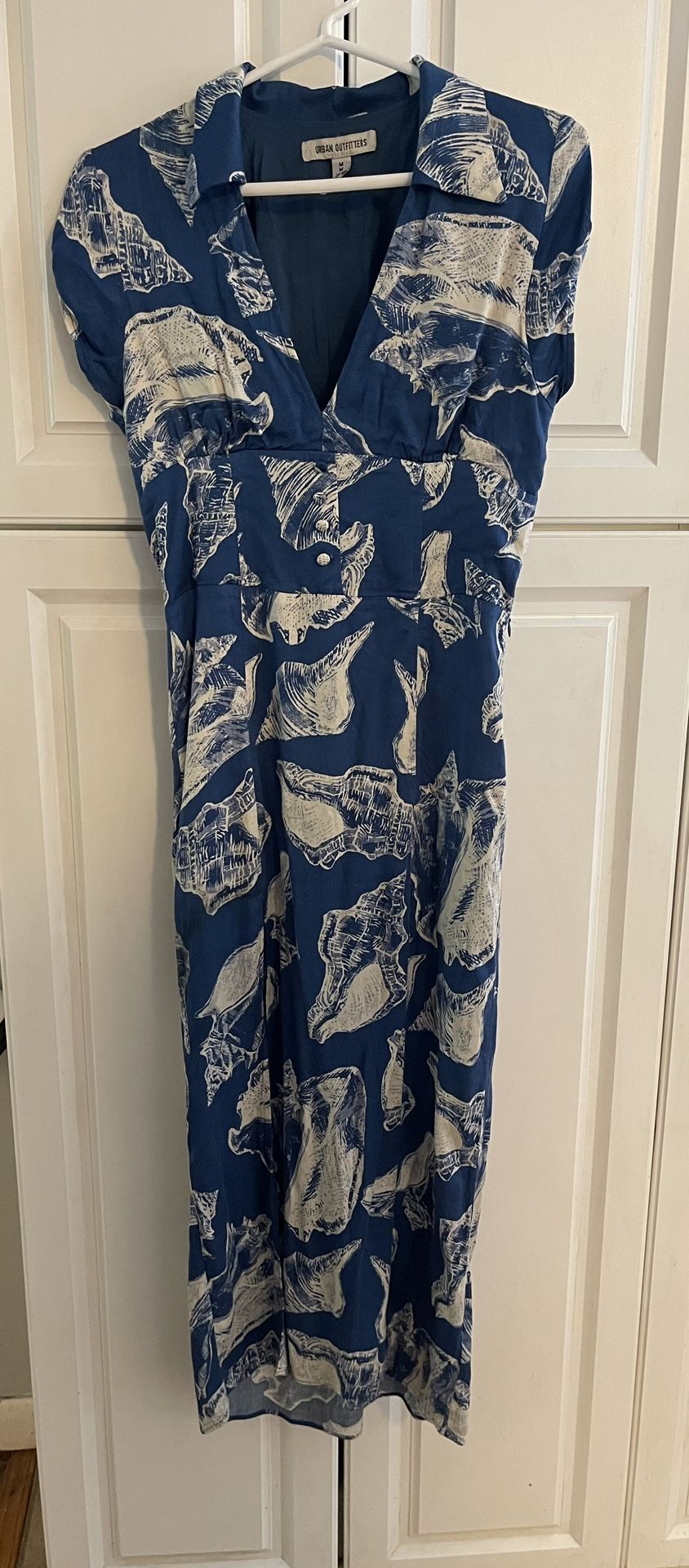 Urban Outfitters Blue and White Midi Dress - M - Excellent Condition though Wrinkled from Storage