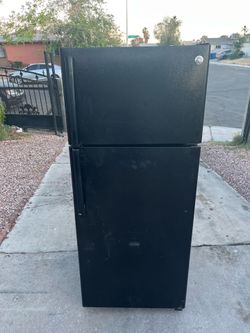General Electric refrigerator / delivery available