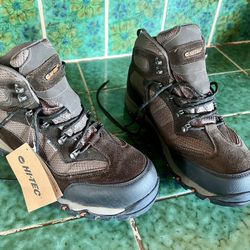 New Hiking Boots-13W