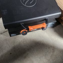 22 in griddle camp with Hard cover 